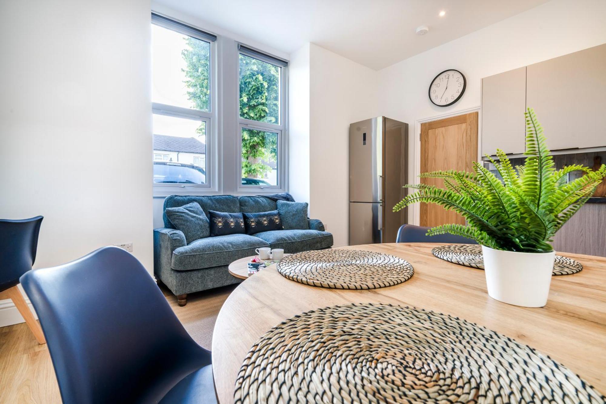 Cozy 2 Bedroom Apartment In Sutton Sutton  Eksteriør bilde