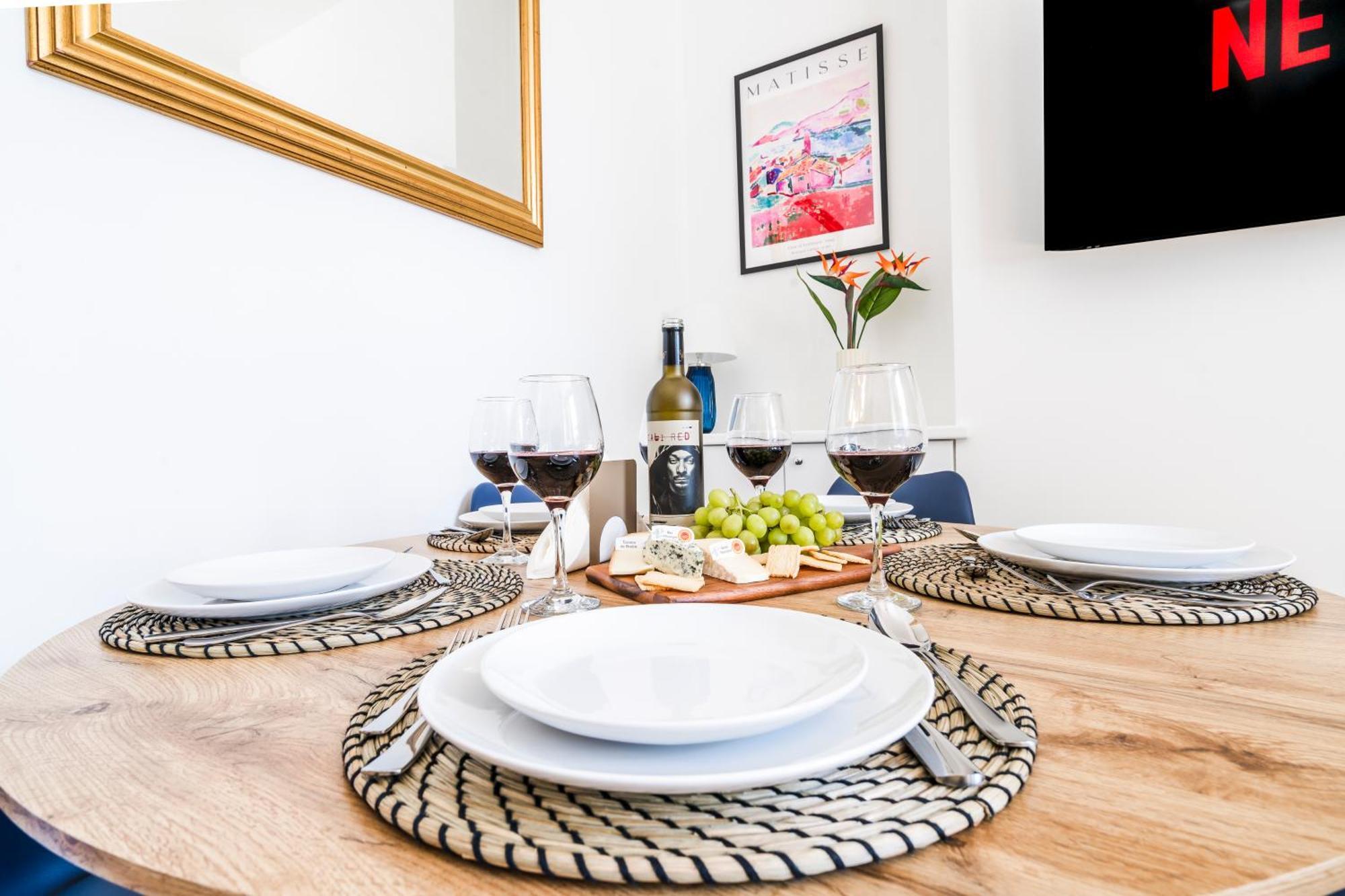 Cozy 2 Bedroom Apartment In Sutton Sutton  Eksteriør bilde