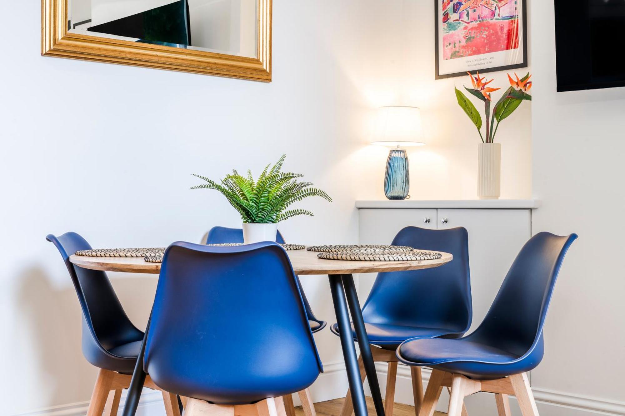 Cozy 2 Bedroom Apartment In Sutton Sutton  Eksteriør bilde