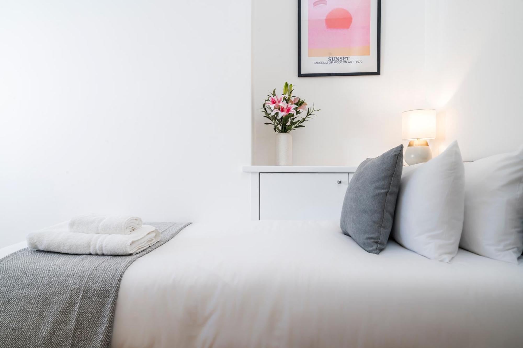 Cozy 2 Bedroom Apartment In Sutton Sutton  Eksteriør bilde